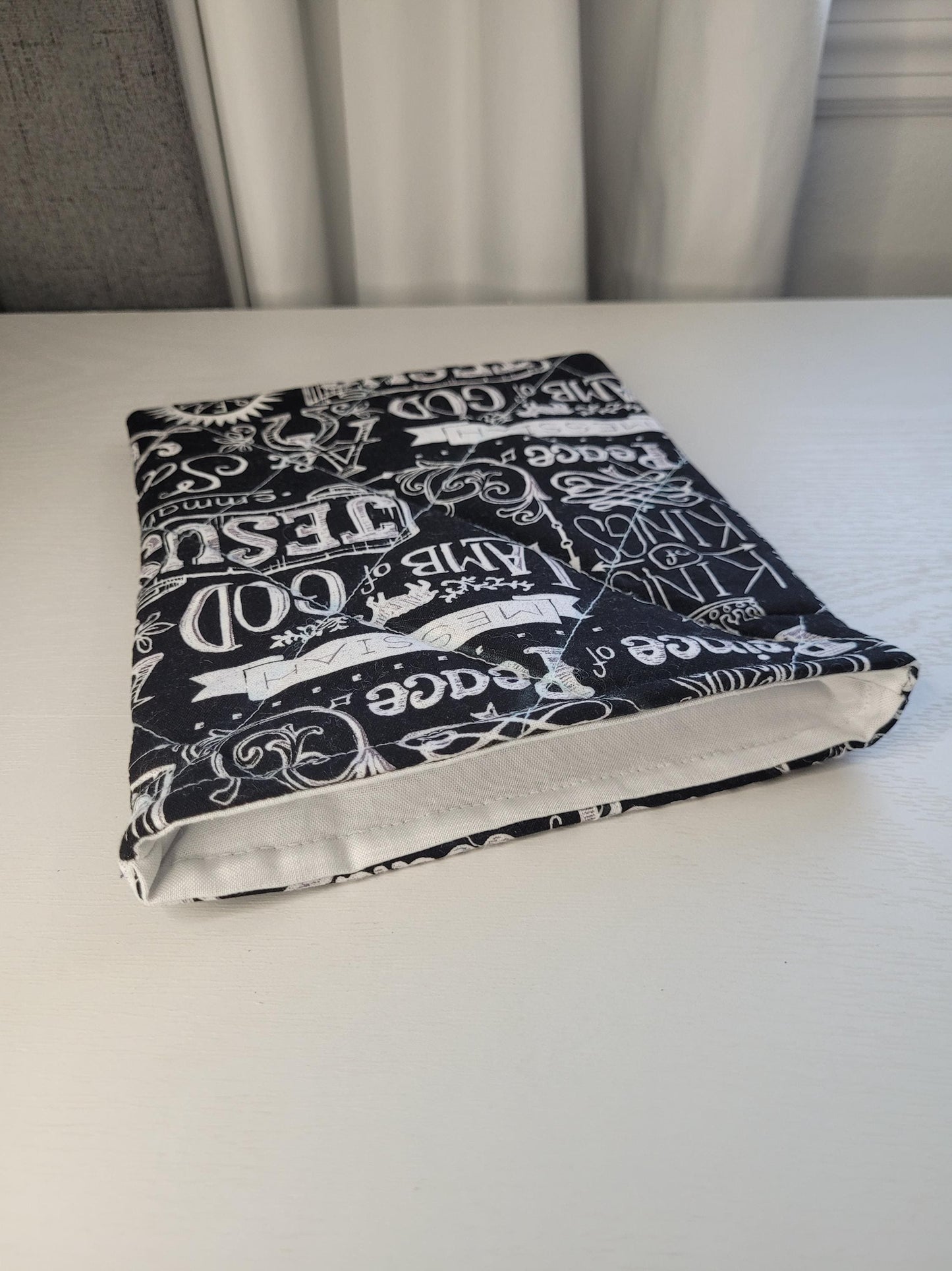 E-Book Reader Sleeve: Bookish Girl