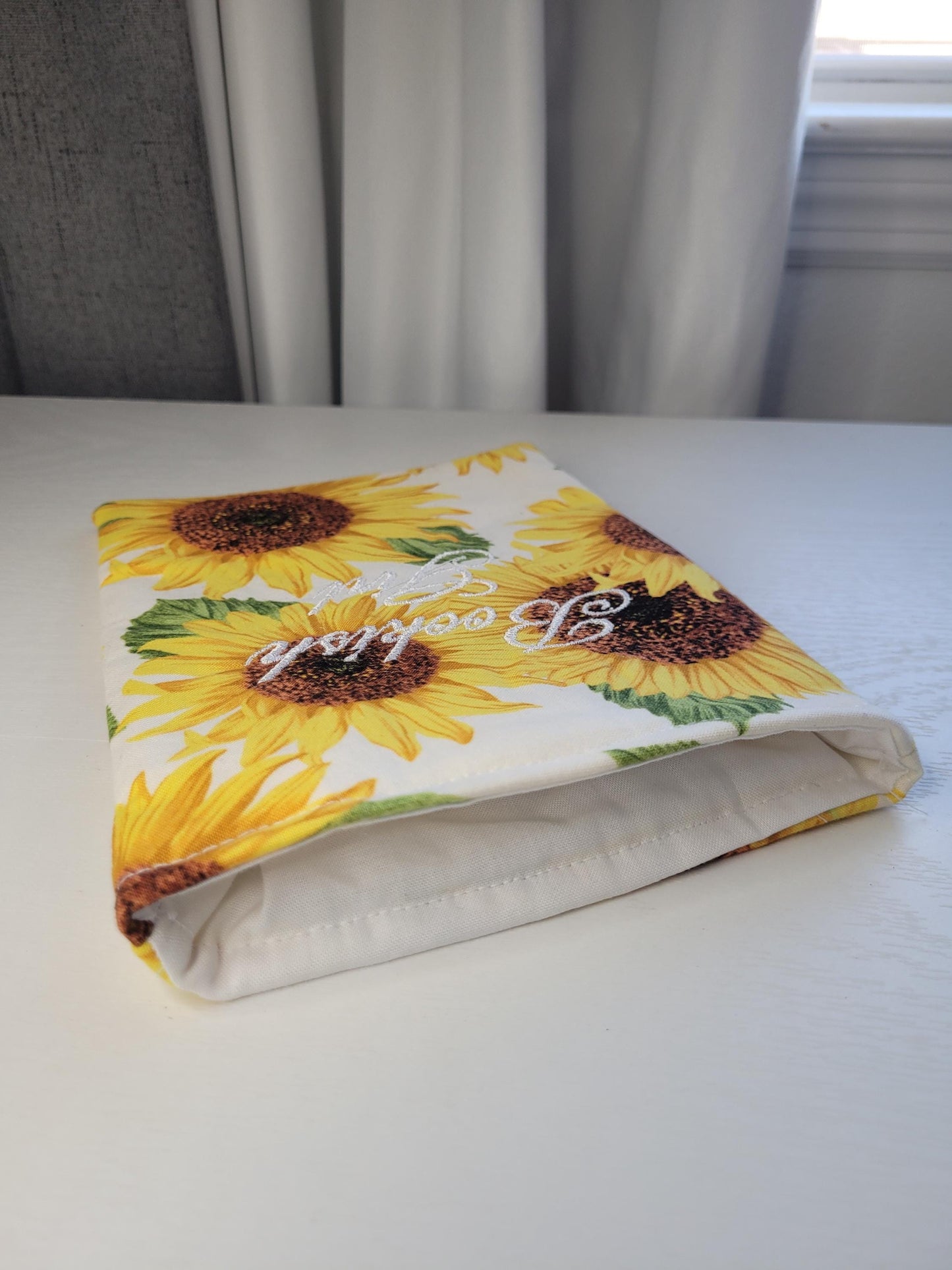 E-Book Reader Sleeve: Bookish Girl