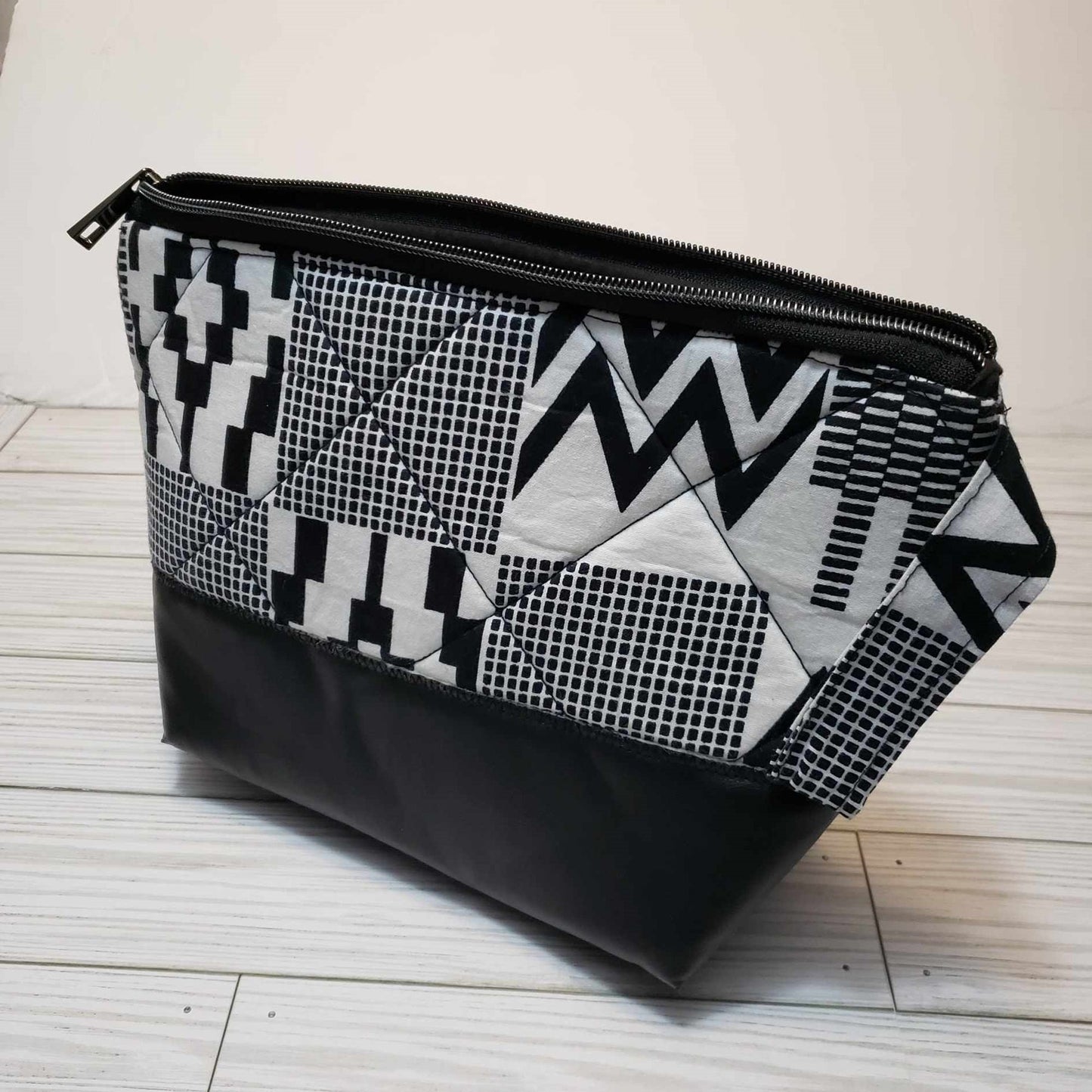 Black & White Print Make-up/ Toiletry Bag