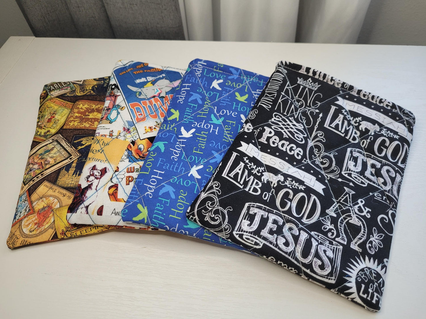 E-Book Reader Sleeve: Bookish Girl