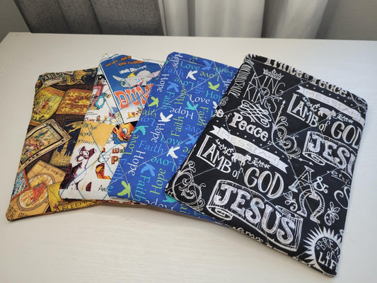 E-Book Reader Sleeve: Bookish Girl