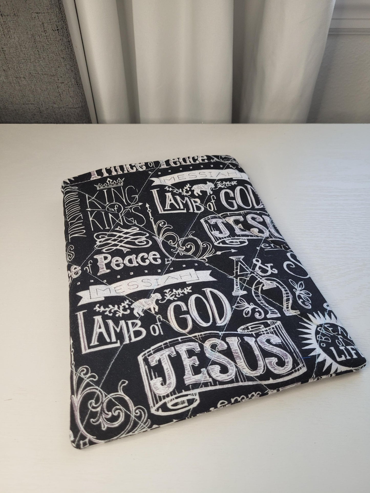 E-Book Reader Sleeve: Bookish Girl